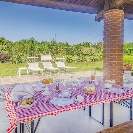 Awesome Home In Ariano Nel Polesine With Kitchen San Basilio Luaran gambar