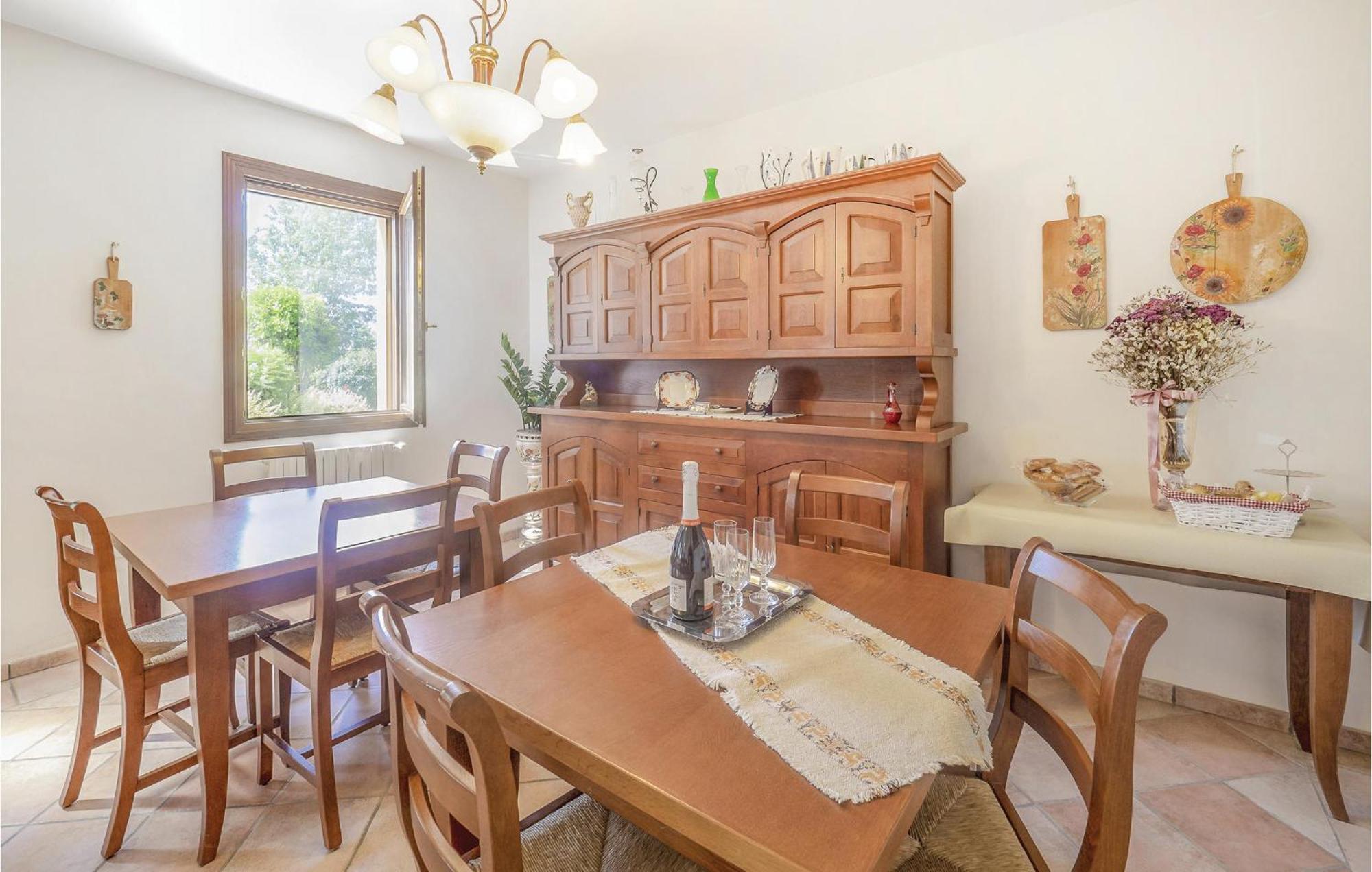 Awesome Home In Ariano Nel Polesine With Kitchen San Basilio Luaran gambar