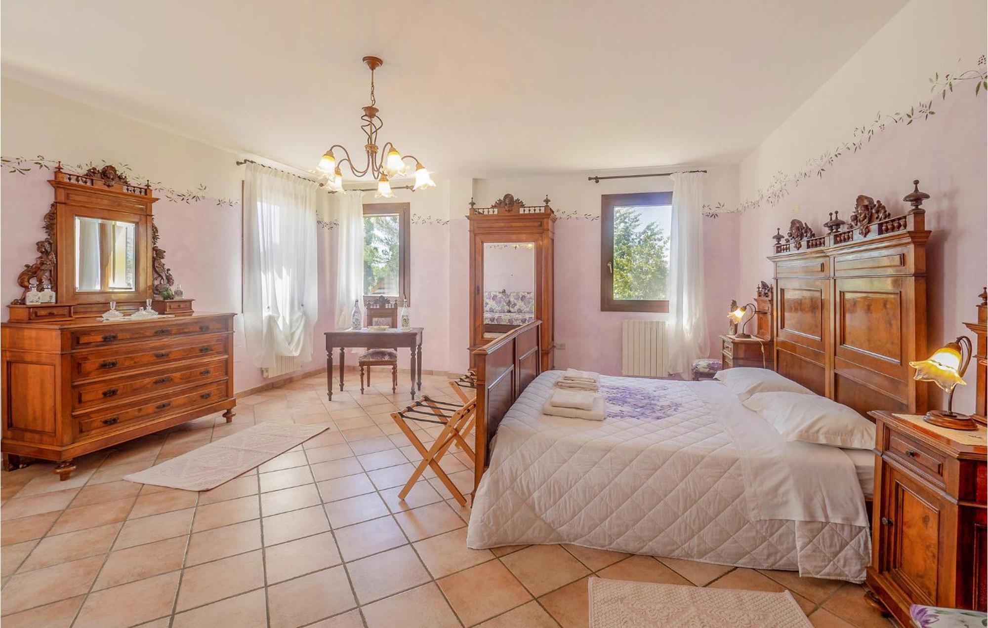 Awesome Home In Ariano Nel Polesine With Kitchen San Basilio Luaran gambar