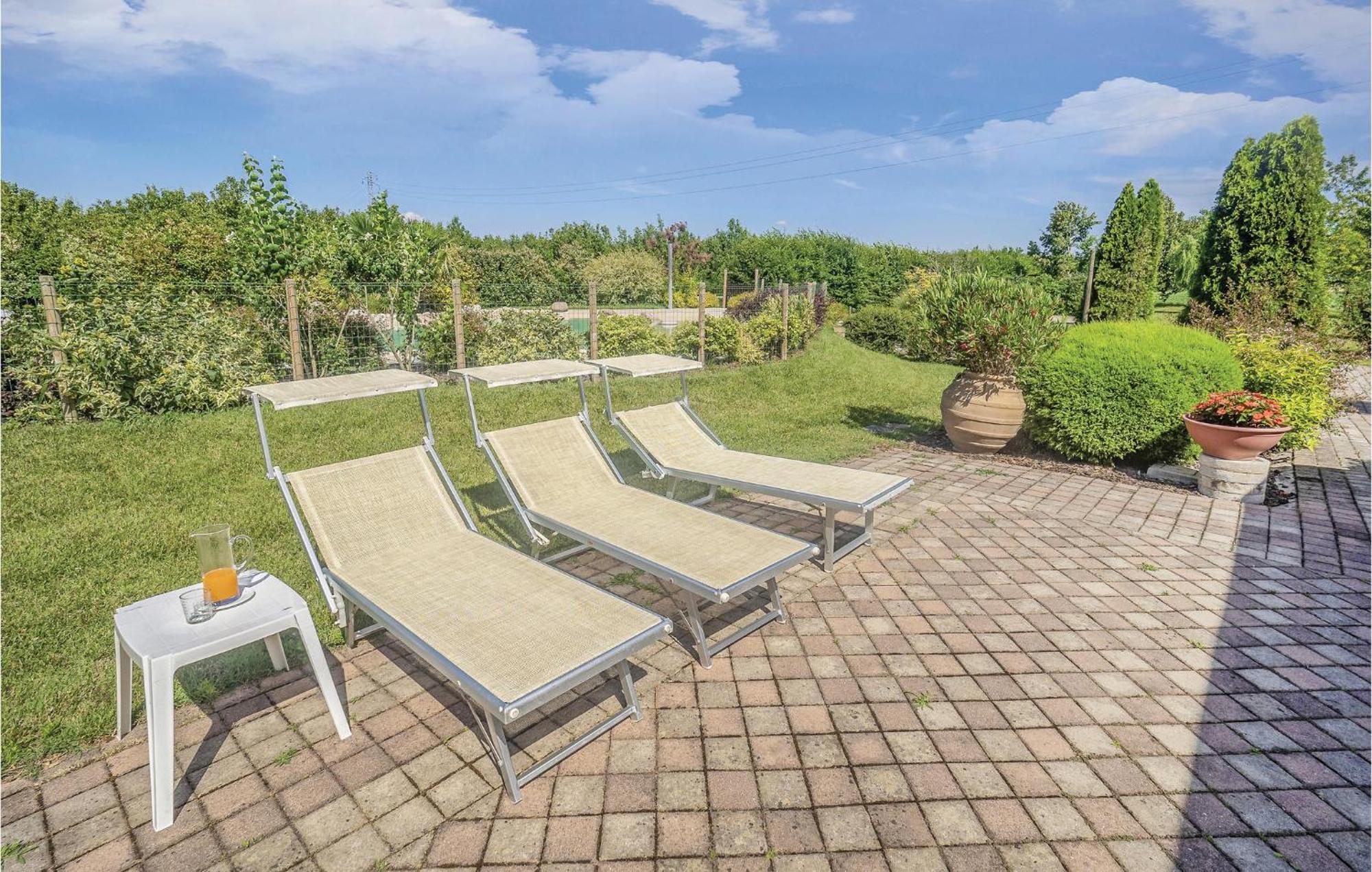 Awesome Home In Ariano Nel Polesine With Kitchen San Basilio Luaran gambar